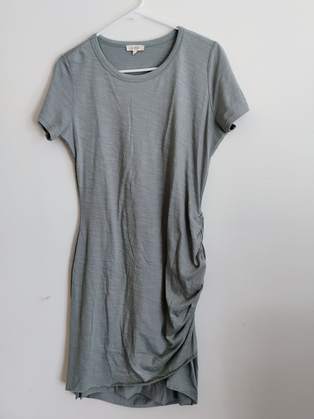 LA MIEL Sz Lg Grey Rouched Short Sleeve Dress
